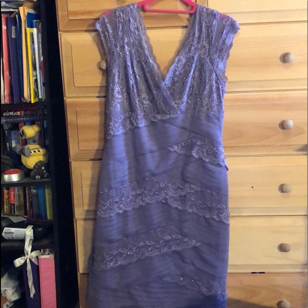 Lavender sleeveless body-con dress